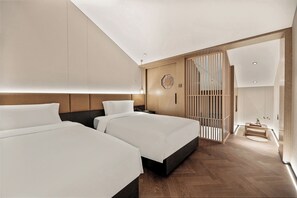 Elite Twin Room, Balcony, City View | Blackout curtains, iron/ironing board (on request), free WiFi - Sail Hotel (Chongqing)