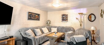Holiday Home 'Bungalow an der Havel' with Private Terrace and Garden