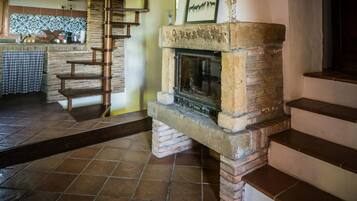 Comfort-Apartment, Nichtraucher, Hügelblick | Wohnbereich