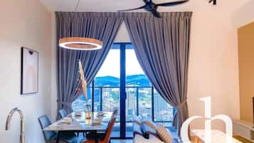 Standard 3 Bedroom 3 Bathroom | Living area