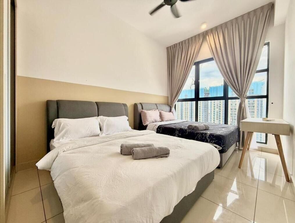 Deluxe 3 bedroom 3 Bathroom | Iron/ironing board, free WiFi