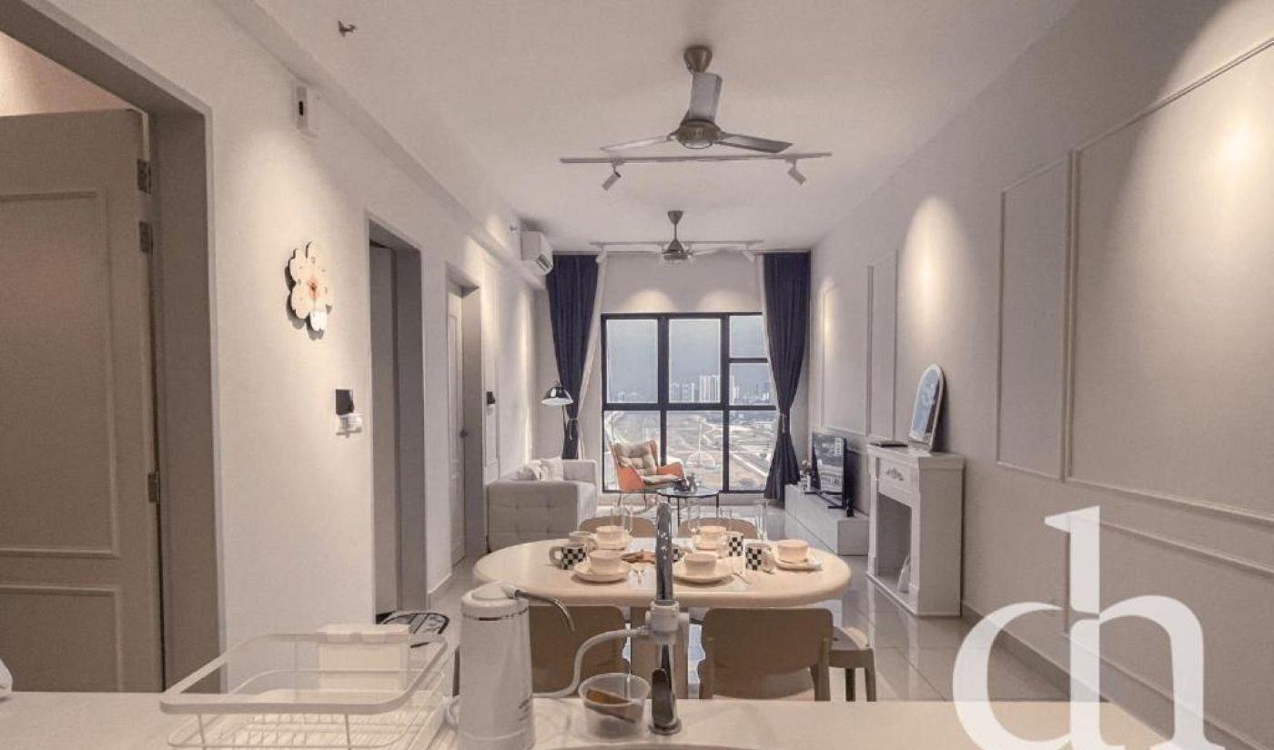 Standard 2 Bedroom 2 Bathroom | Dining