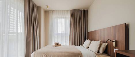 Studio, City View | Blackout drapes, iron/ironing board (on request), WiFi (free)