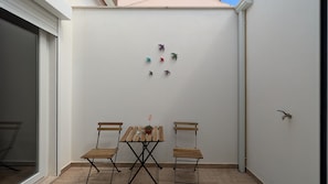 Outdoor dining - Casa Albano 3 – Typical Home in Caldas da Rainha (Caldas da Rainha)
