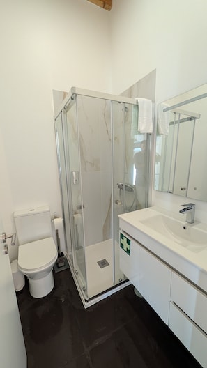 Bathroom - Casa Albano 3 – Typical Home in Caldas da Rainha (Caldas da Rainha)