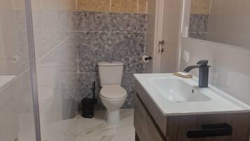 Shower, towels