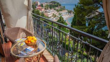 Appartement, balcon, vue ville | Enceinte de l’hébergement