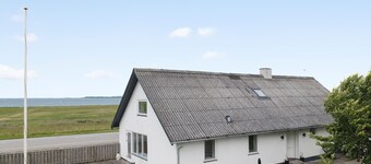 Nice home in Løgstør with house sea view