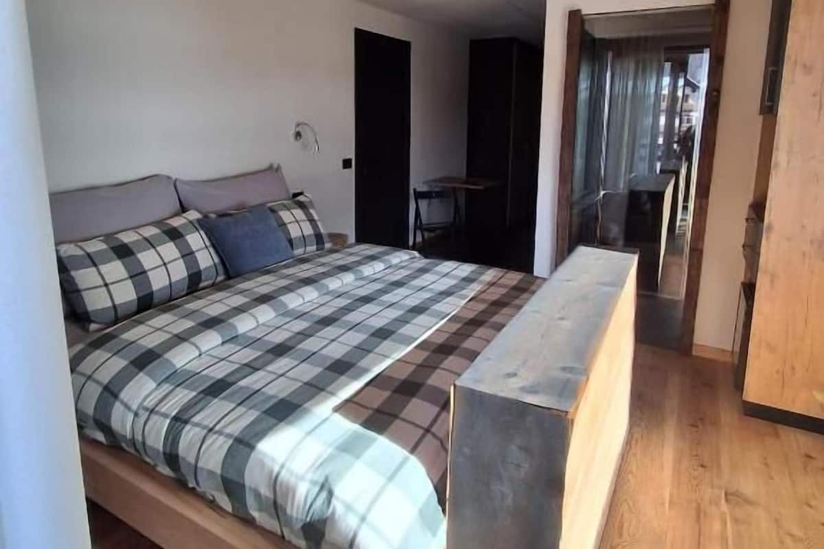Double Room, Balcony, Mountain View | In-room safe, blackout curtains, free WiFi