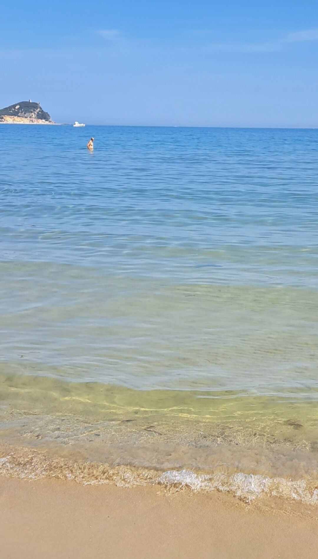 Una playa cerca