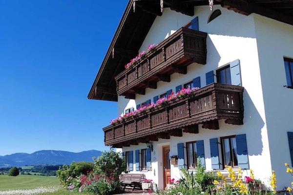 Ferienwohnung Asbichlerhof (DE Bad Endorf) - Gabriel Petra --Hofansicht