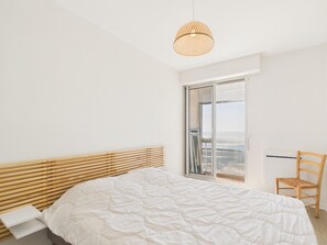 1 Schlafzimmer, Bügeleisen/Bügelbrett