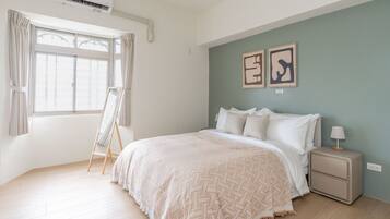 Iron/ironing board, free WiFi, bed sheets