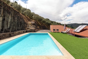 Seasonal outdoor pool, pool umbrellas, sun loungers