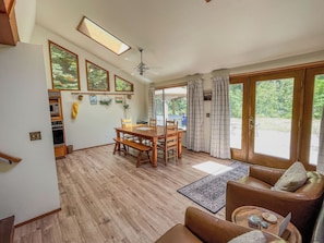 Interior - Wilderness Edge | Hot Tub, Wifi, Fireplace (Packwood)