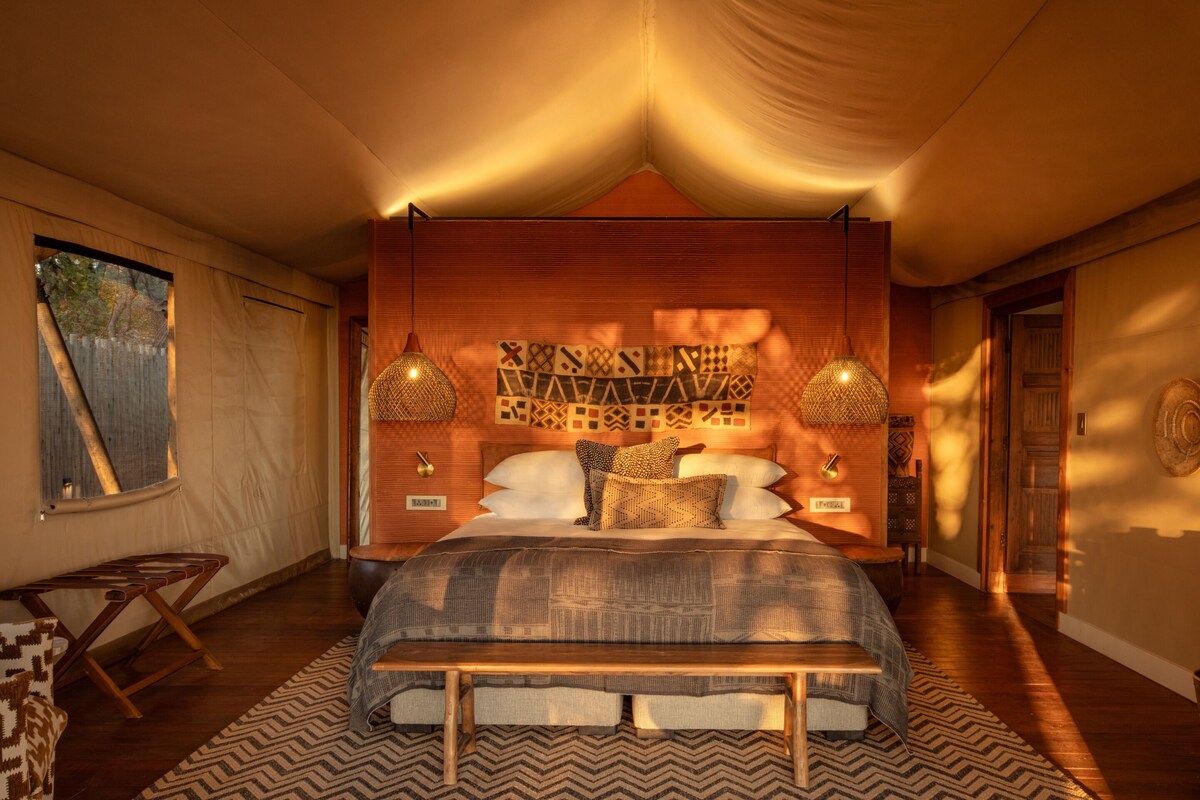 Family Tents | Cofres nos quartos, ferros/tábuas de passar roupa, Wi-Fi de cortesia