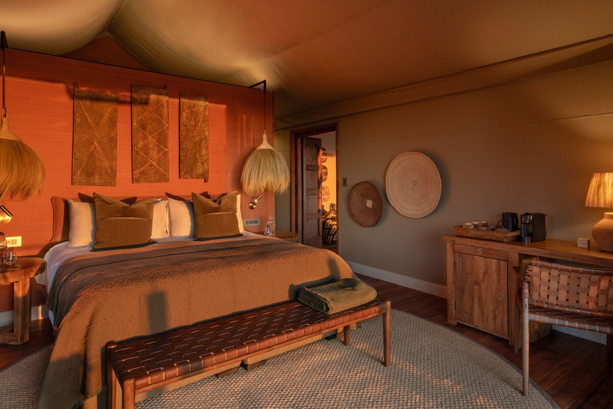 Private Villa Tents | Cofres nos quartos, ferros/tábuas de passar roupa, Wi-Fi de cortesia