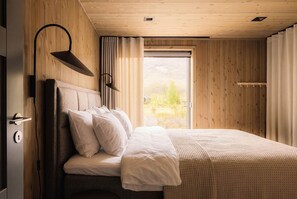 WiFi, bed sheets