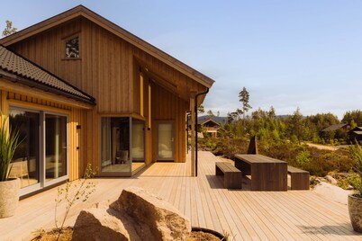 Villa Fell Fjord with sauna & jacuzzi