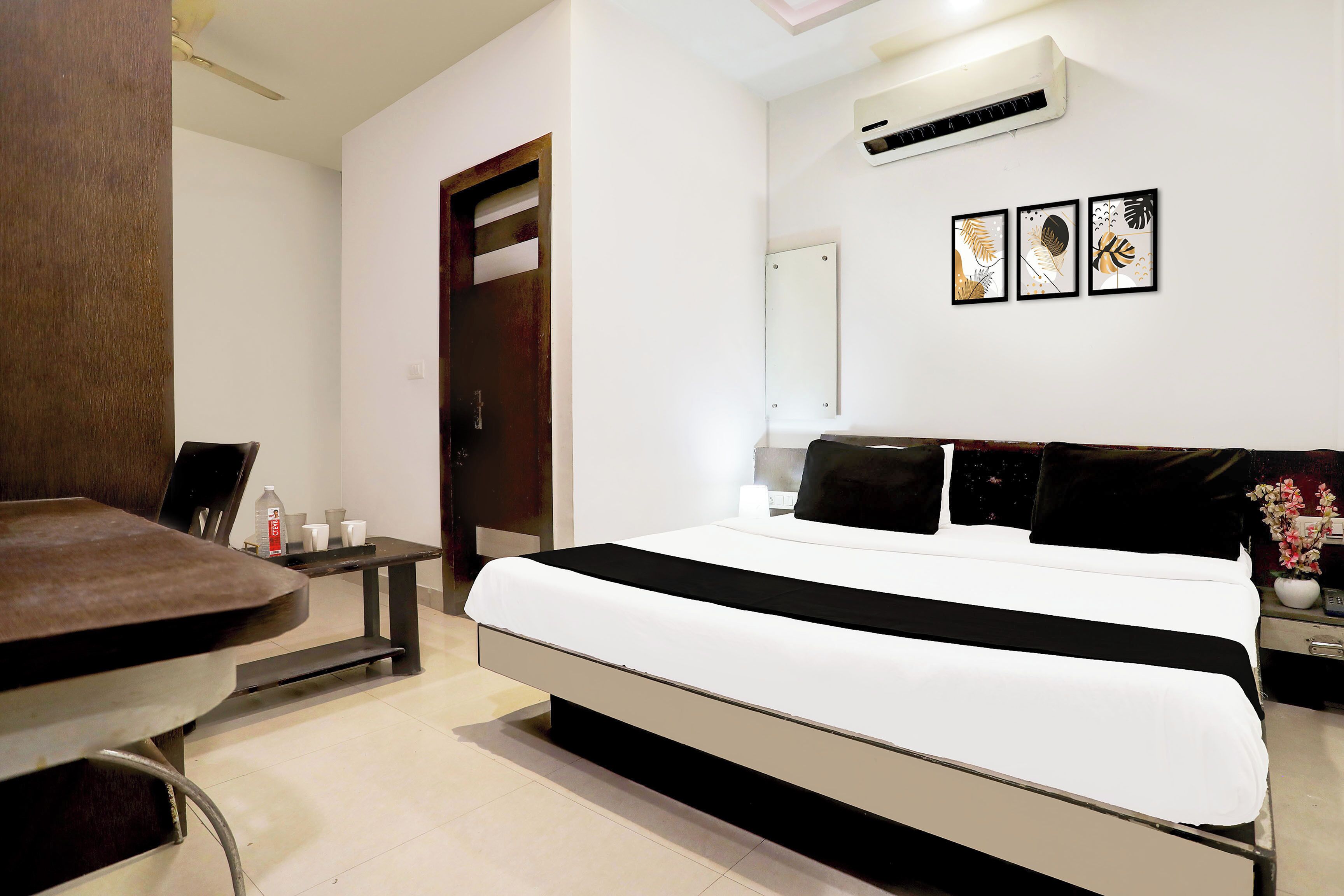 Classic Room | Desk, free WiFi, bed sheets