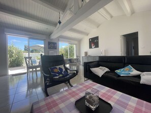 Living area - Cozy house near the beach - 8 guests (L'Épine)