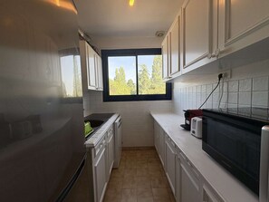 Coffee/tea maker, microwave, stovetop, dishwasher - Apartment sea view - 5 guests (La Baule)