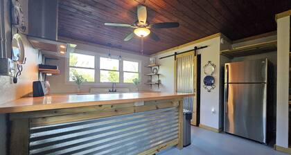 Bright & Spacious Living – Modern Amenities in a Peaceful Lakeland Neighborhood