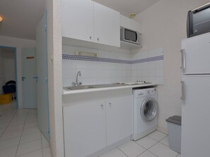 Coffee/tea maker - Apartment with sea view, parking - 4 guests (Le Grau-du-Roi)