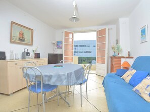 Dining - Duplex apartment with sea view in the heart of Le Grau-du-Roi - 4 guests (Le Grau-du-Roi)
