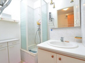 Bathroom - Duplex apartment with sea view in the heart of Le Grau-du-Roi - 4 guests (Le Grau-du-Roi)