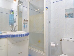 Bathroom - Apartment with sea view - 5 guests (Le Grau-du-Roi)