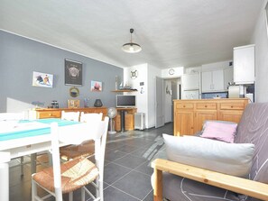 Living area - Apartment with sea view - 5 guests (Le Grau-du-Roi)