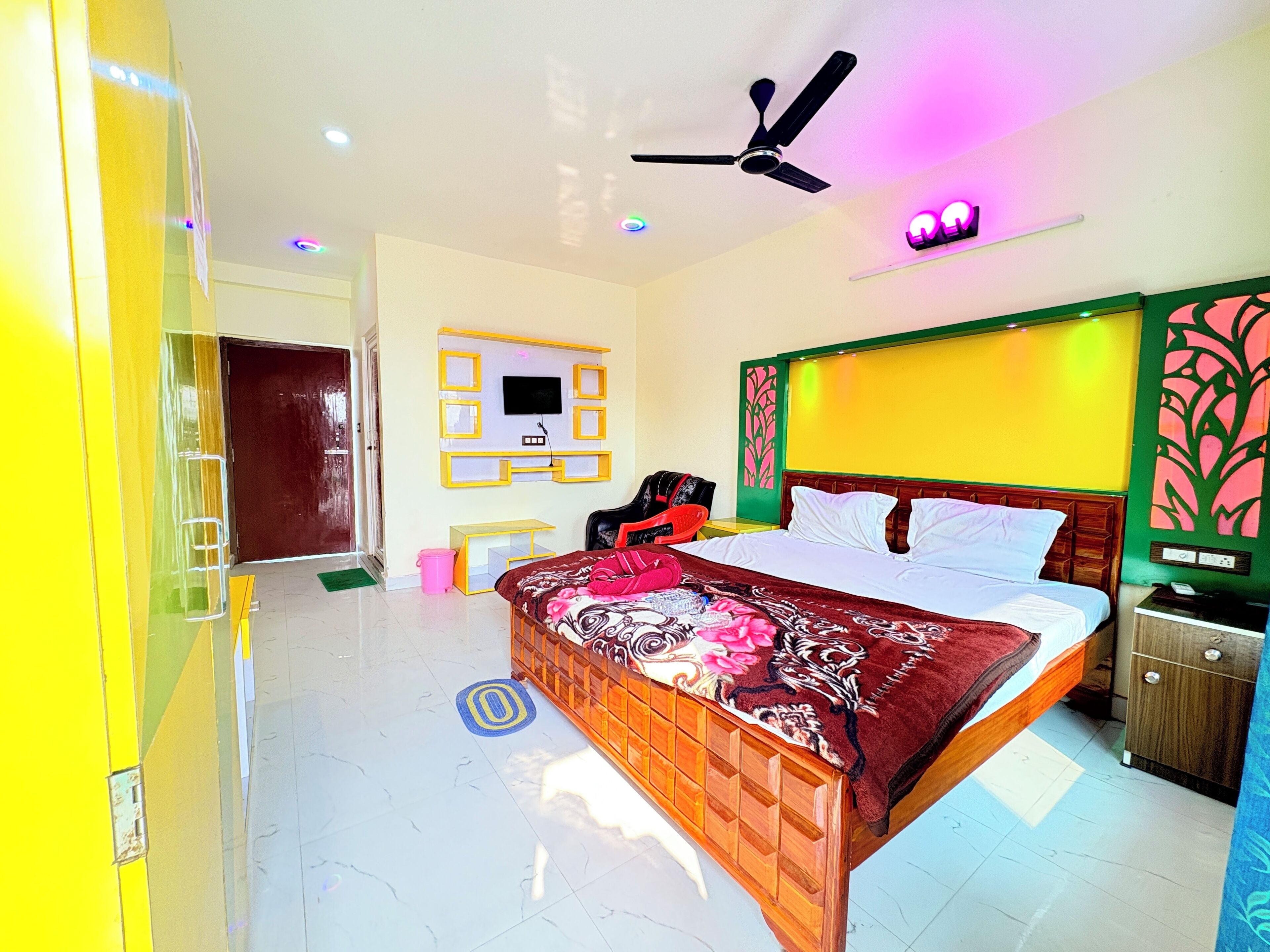 Deluxe Double Room, City View | Desk, free WiFi