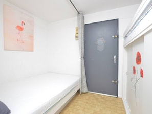 Room - Studio cabin with AC and pool (Le Grau-du-Roi)
