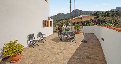 Casa La Era La Palma Apartment with Mountain Views, Wi-Fi and Air Conditioning