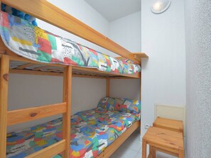 Room - Apartment with sea view - 6 guests (Le Grau-du-Roi)