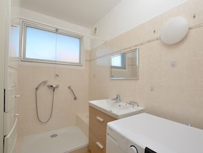 Bathroom - Lovely apartment, sea view - 6 guests (Le Grau-du-Roi)