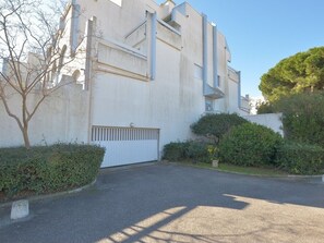 Exterior - Apartment 2 pools, glazed loggia - 4 guests (Le Grau-du-Roi)