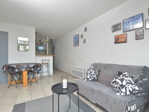 Living area - Cozy apartment, sea view - 4 guests (Le Grau-du-Roi)