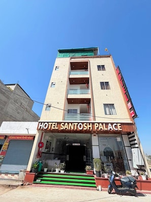 Exterior - Santosh Palace (Danta Ramgarh)