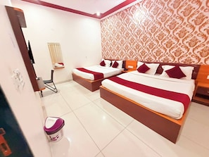 Family Room | Desk, free WiFi, bed sheets - Santosh Palace  (Danta Ramgarh)