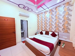 Deluxe Room | Desk, free WiFi, bed sheets - Santosh Palace  (Danta Ramgarh)
