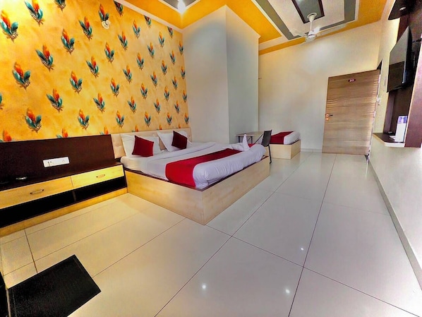 Superior Double Room | Desk, free WiFi, bed sheets - Santosh Palace (Danta Ramgarh)