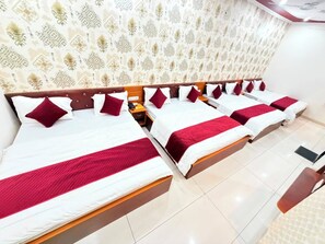 Desk, free WiFi - Hotel Santosh (Jaipur)