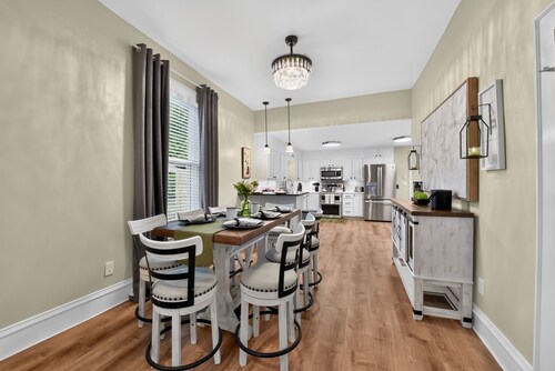 Tide Twins 1 | Sleeps 10 | Pet Friendly | 1.9 Miles to Bryant-Denny Stadium