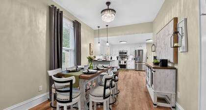 Tide Twins 1 | Sleeps 10 | Pet Friendly | 1.9 Miles to Bryant-Denny Stadium