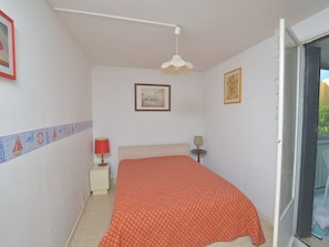 Room - Comfortable apartment, city center - 6 guests (Le Grau-du-Roi)