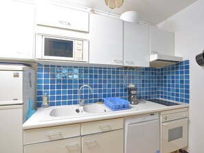 Private kitchen - Apartment sea view - 4 guests (Le Grau-du-Roi)