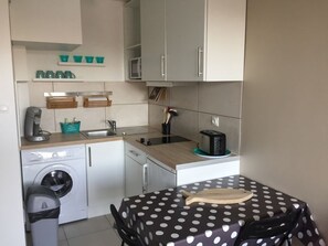 Kühlschrank, Mikrowelle