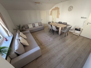 Smart TV - Apartment for 8 people - Near FRA Airport (Kelsterbach)